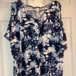 VENUS Blue and White Abstract V-Neck Blouse